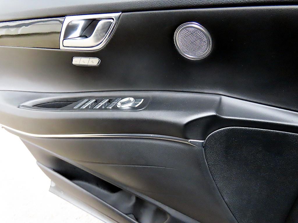 Genesis GV80 - Vista 11