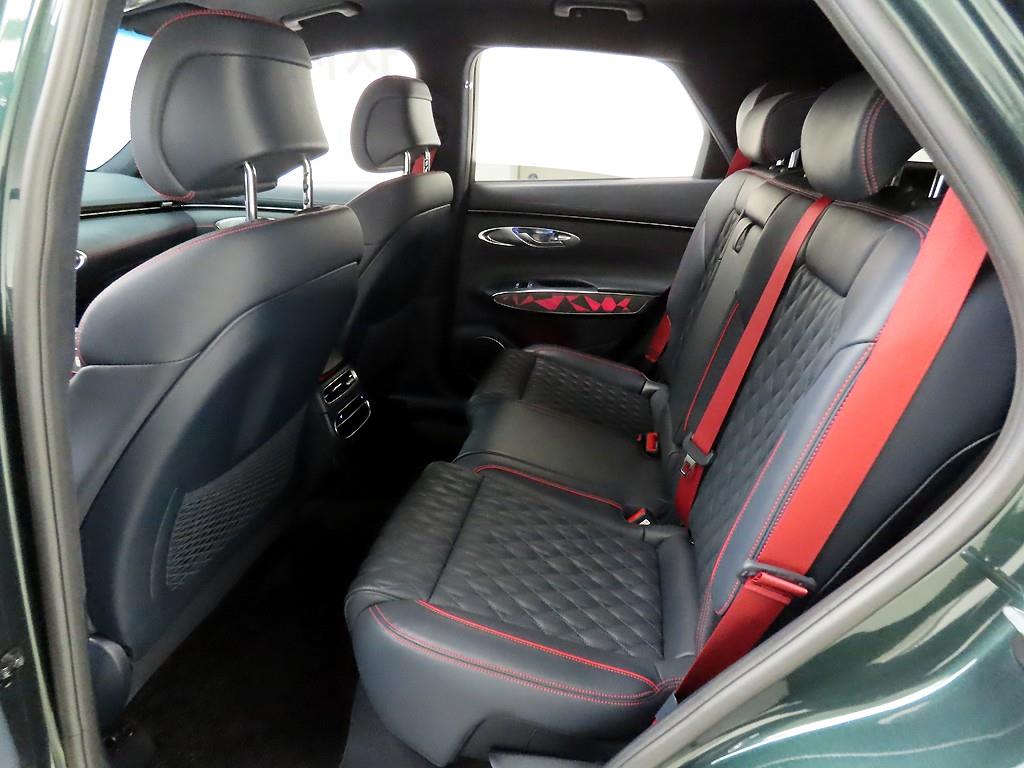 Genesis GV70 - Vista 7