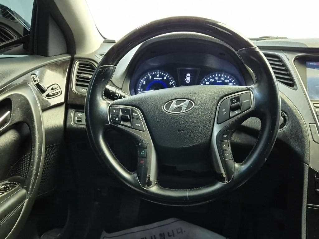 HYUNDAI Grandeur - Vista 9