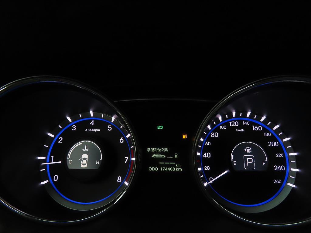 HYUNDAI Sonata - Vista 9