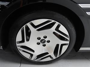 Genesis G90 - Vista 10