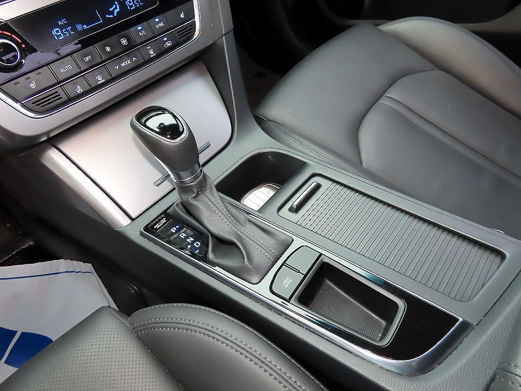 HYUNDAI Sonata - Vista 10