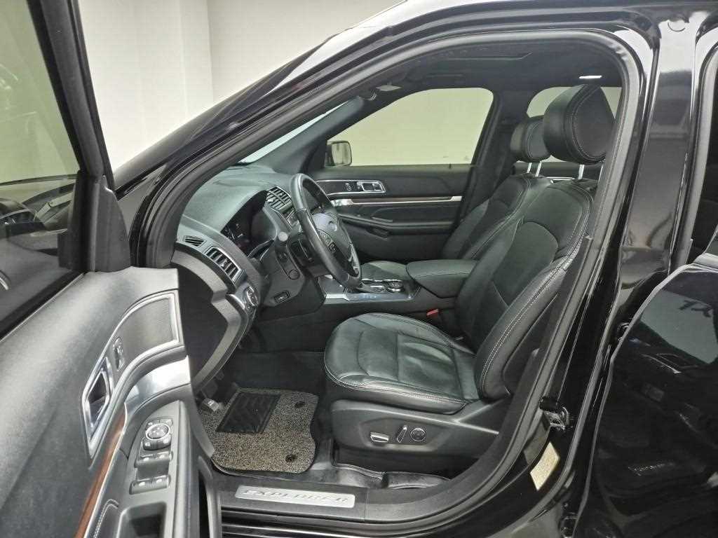 Ford Explorer - Vista 11