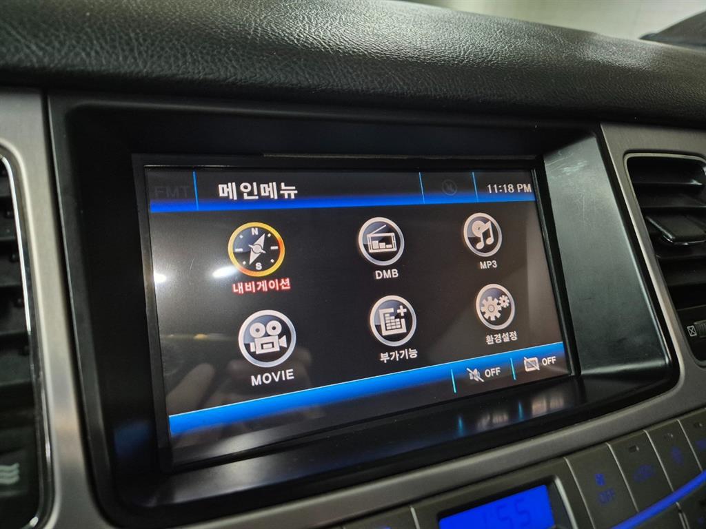 HYUNDAI Genesis - Vista 9