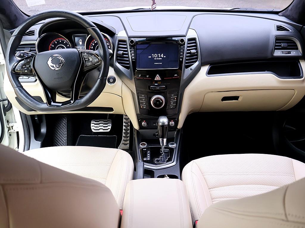 Ssangyong Tivoli - Vista 9