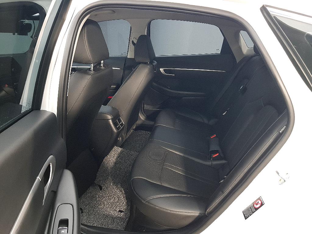 HYUNDAI Sonata - Vista 9