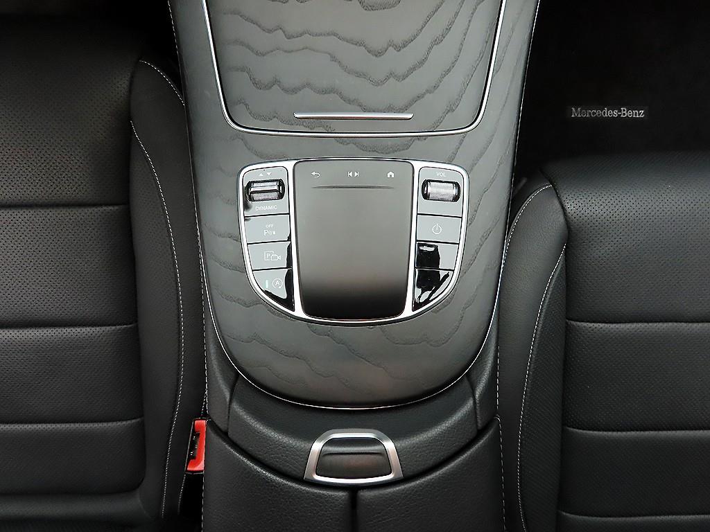 Mercedes Benz E class - Vista 10