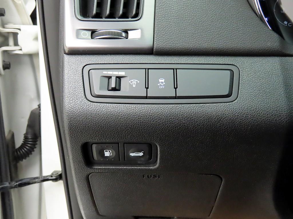 HYUNDAI Sonata - Vista 12