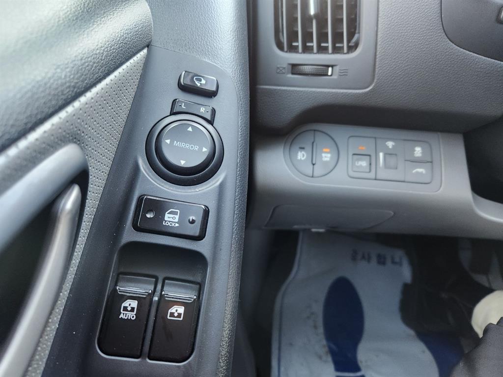 HYUNDAI Starex - Vista 9