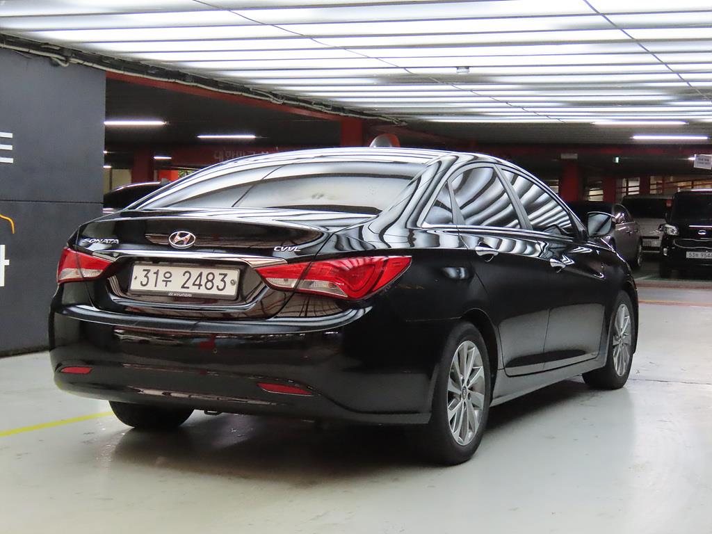 HYUNDAI Sonata - Vista 4