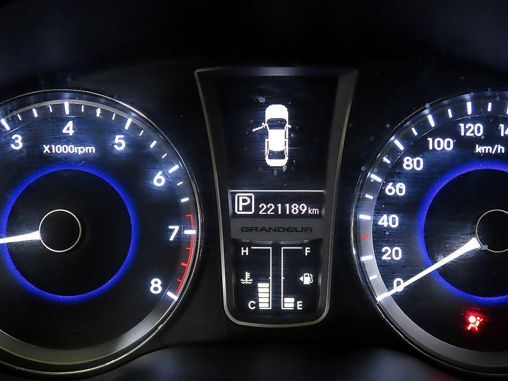 HYUNDAI Grandeur - Vista 9