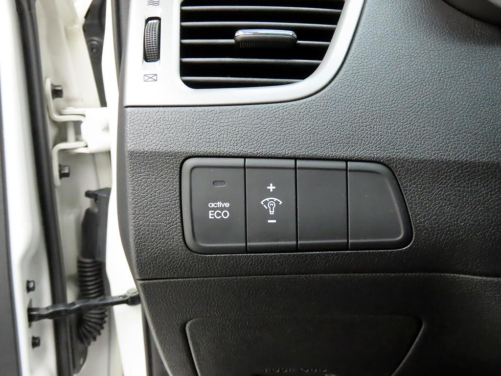 HYUNDAI Avante - Vista 12