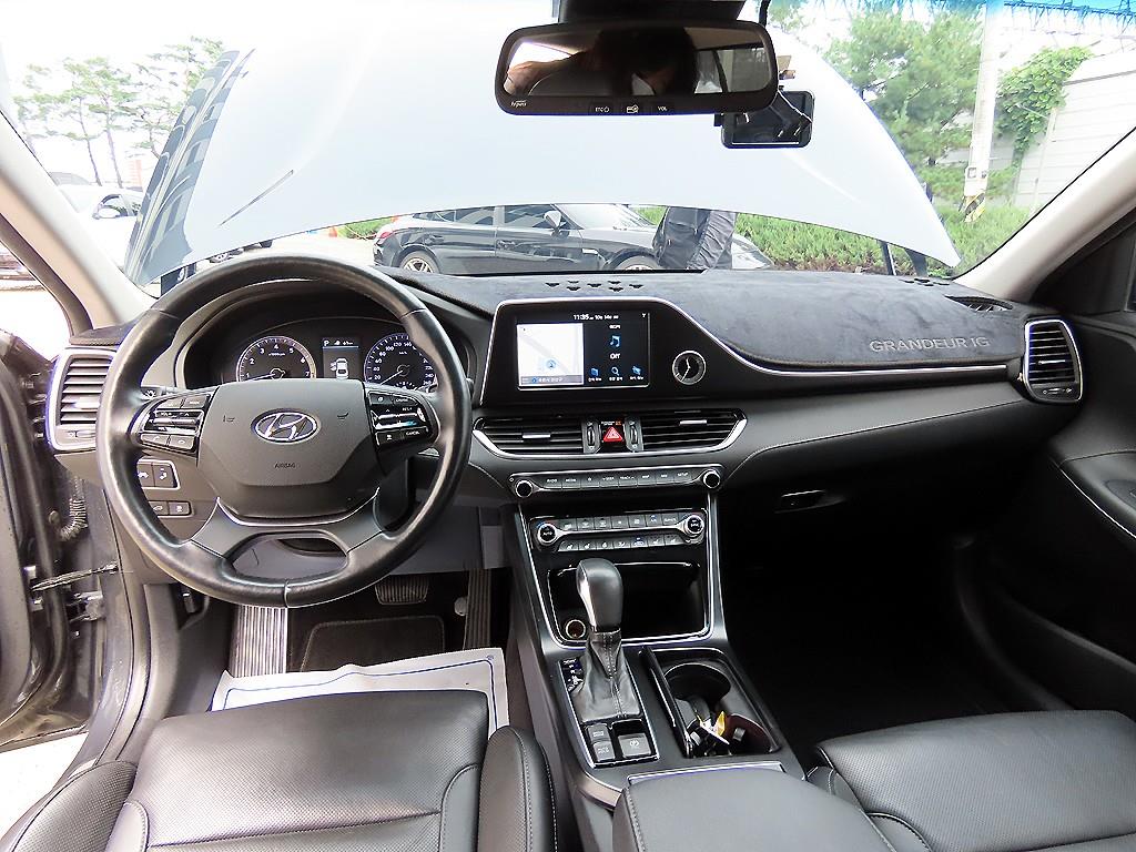 HYUNDAI Grandeur - Vista 7