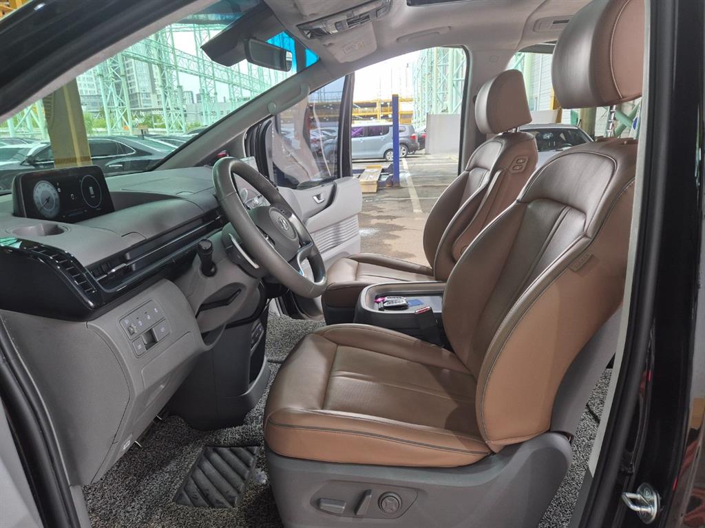 HYUNDAI Staria - Vista 6