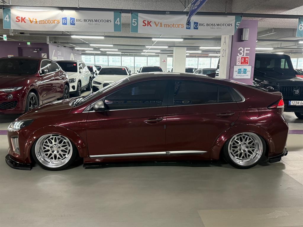 HYUNDAI Ioniq - Vista 3