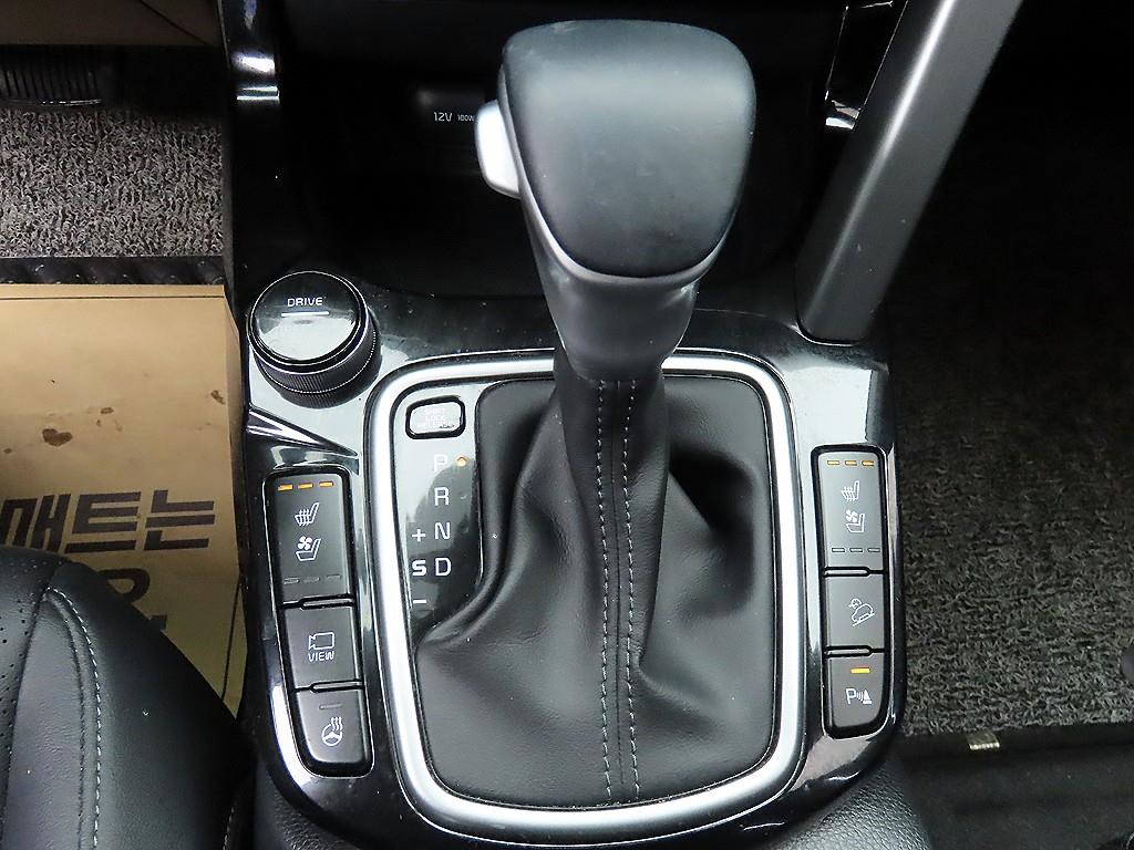 KIA Seltos - Vista 10