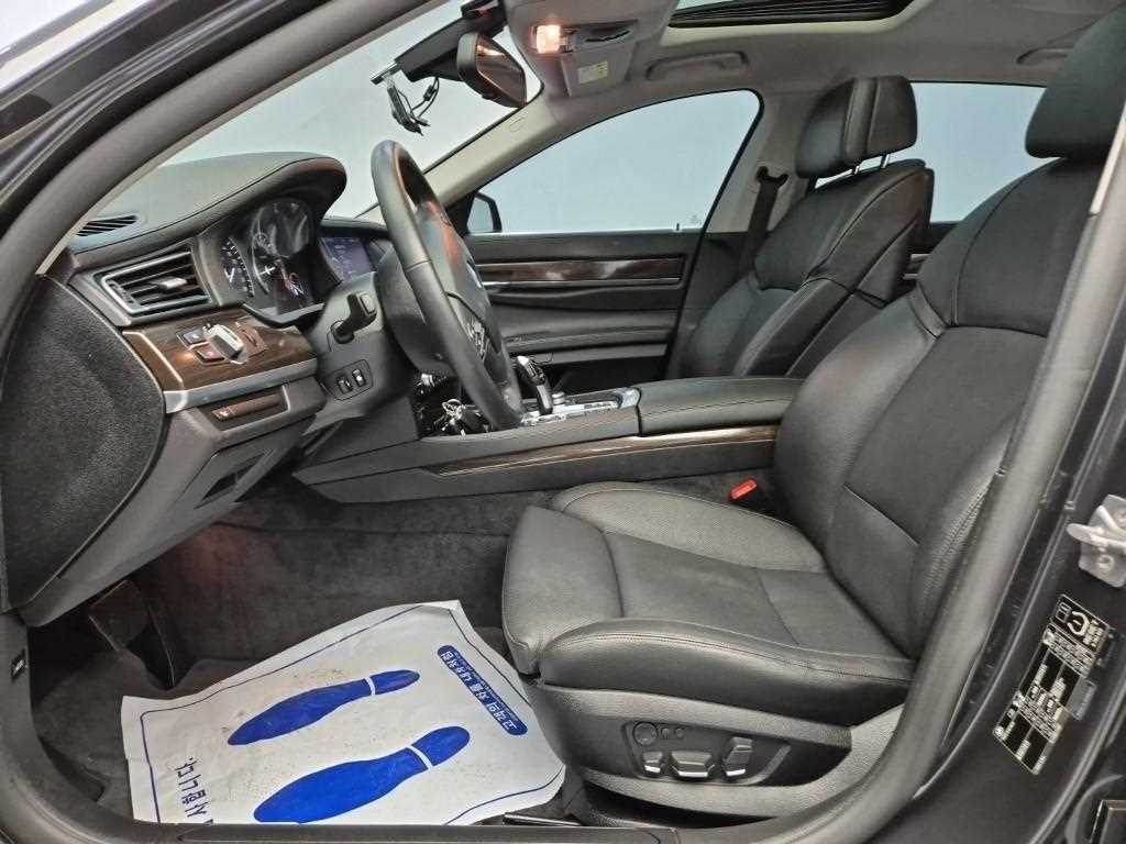 BMW 7 Series - Vista 11
