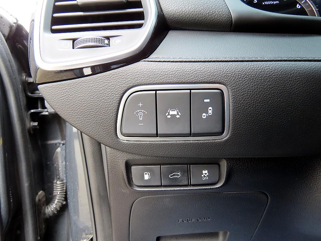 HYUNDAI Grandeur - Vista 12