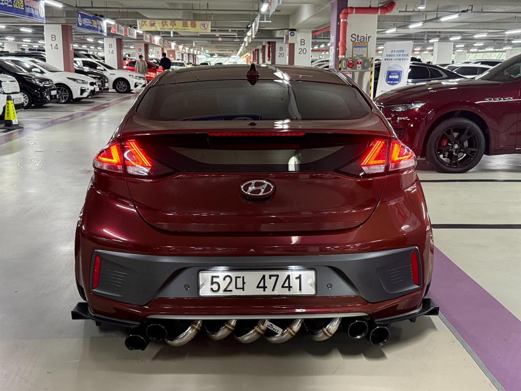 HYUNDAI Ioniq - Vista 5