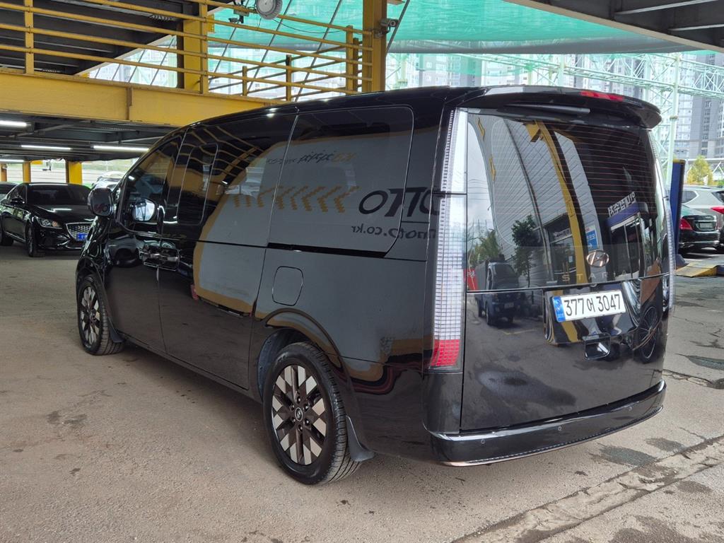 HYUNDAI Staria - Vista 4