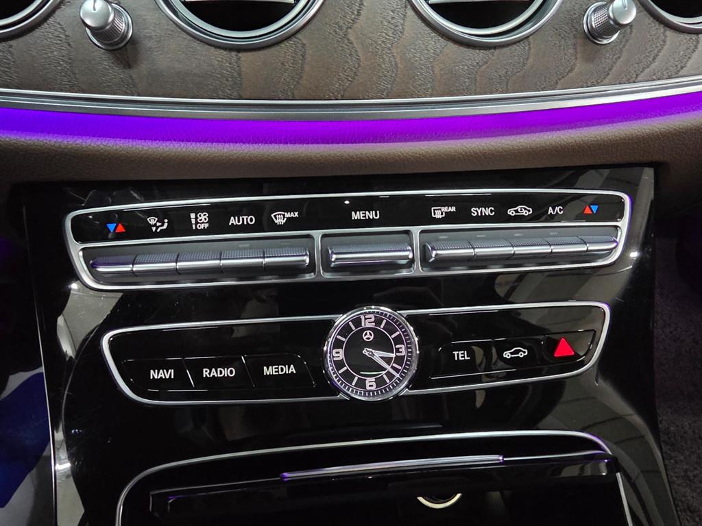 Mercedes Benz E class - Vista 10