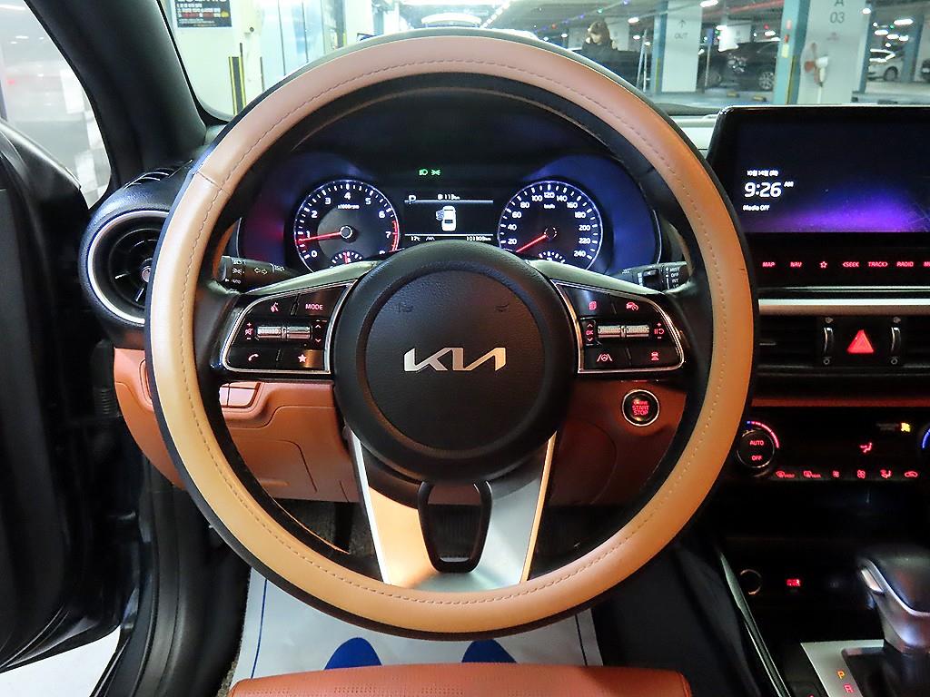 KIA K3 - Vista 8
