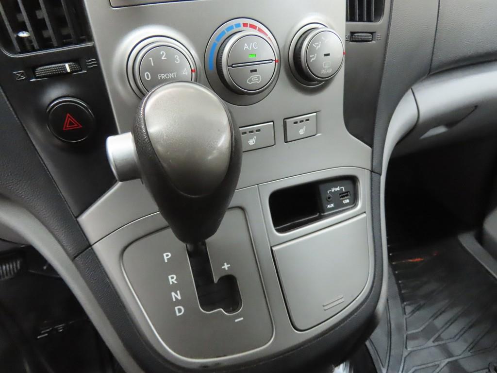 HYUNDAI Starex - Vista 12