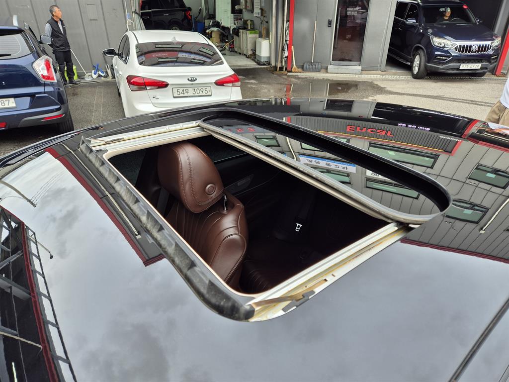 Mercedes Benz CLS Class - Vista 8