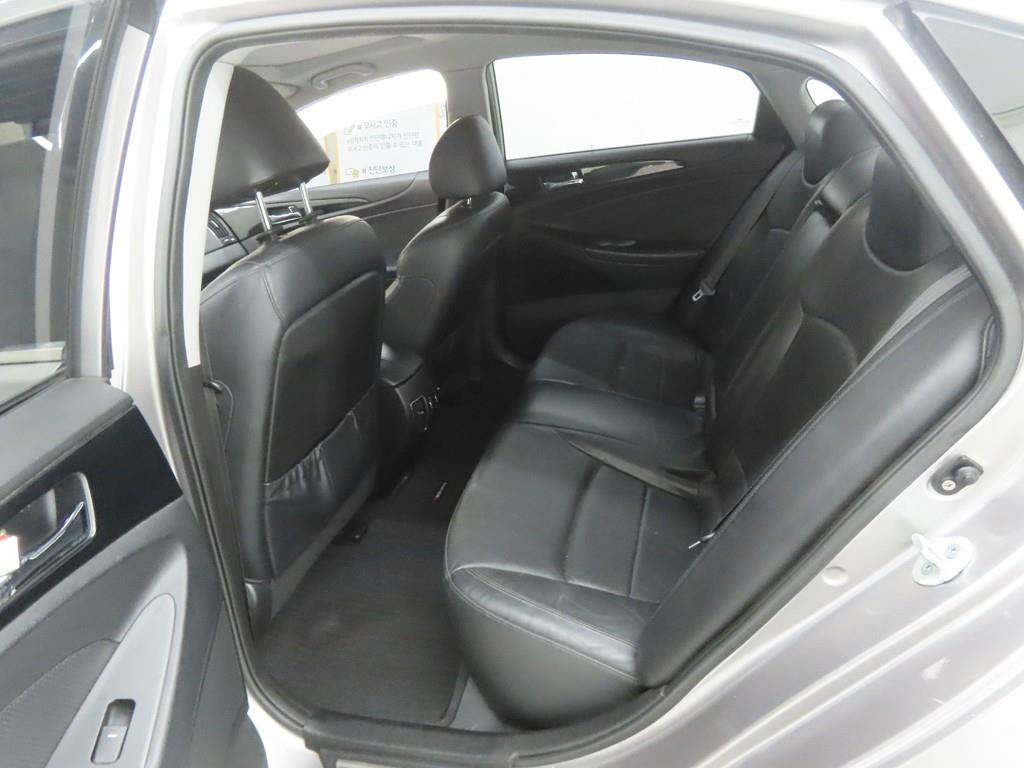 HYUNDAI Sonata - Vista 6