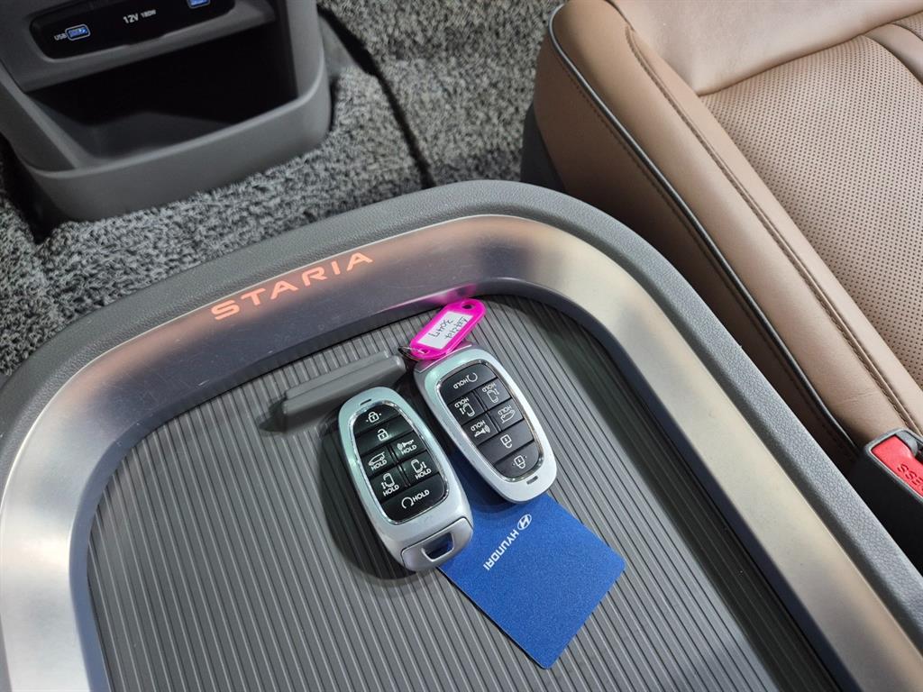 HYUNDAI Staria 2023 Negro - Importación desde Corea - HF Imports Iquique - Foto 15