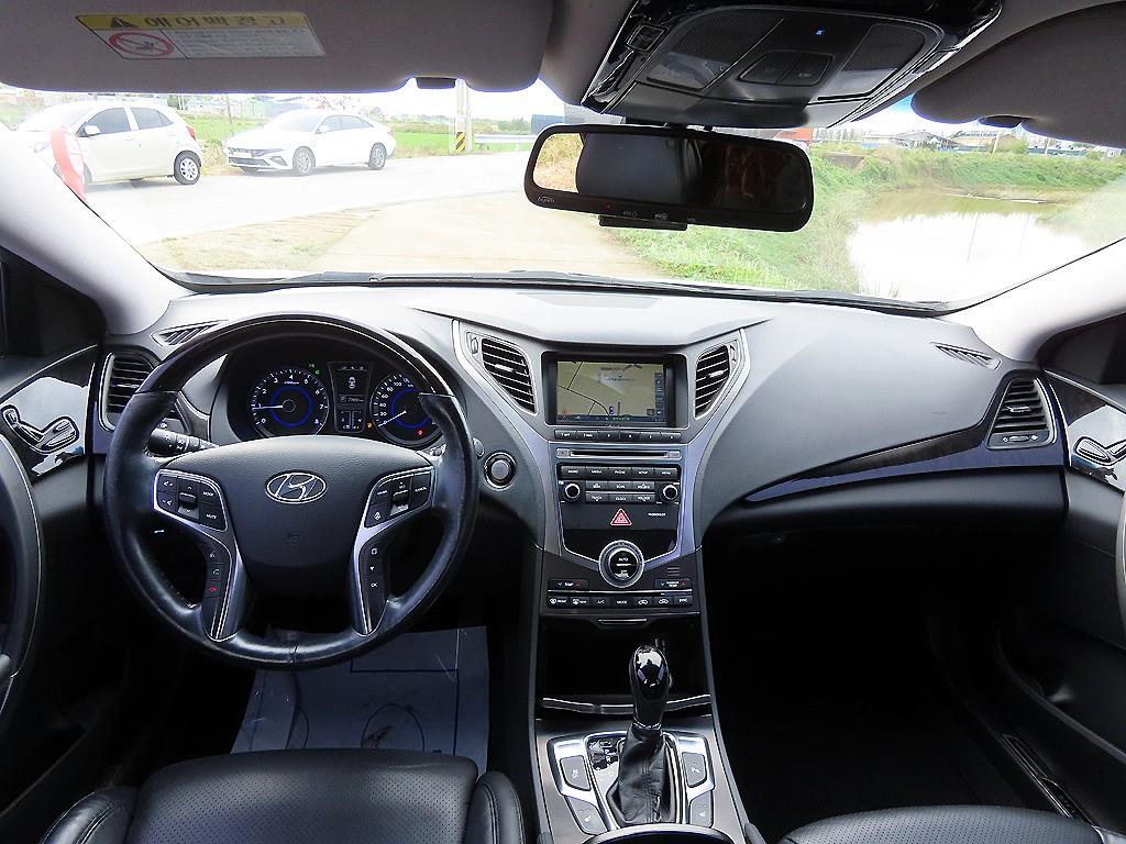 HYUNDAI Grandeur - Vista 9