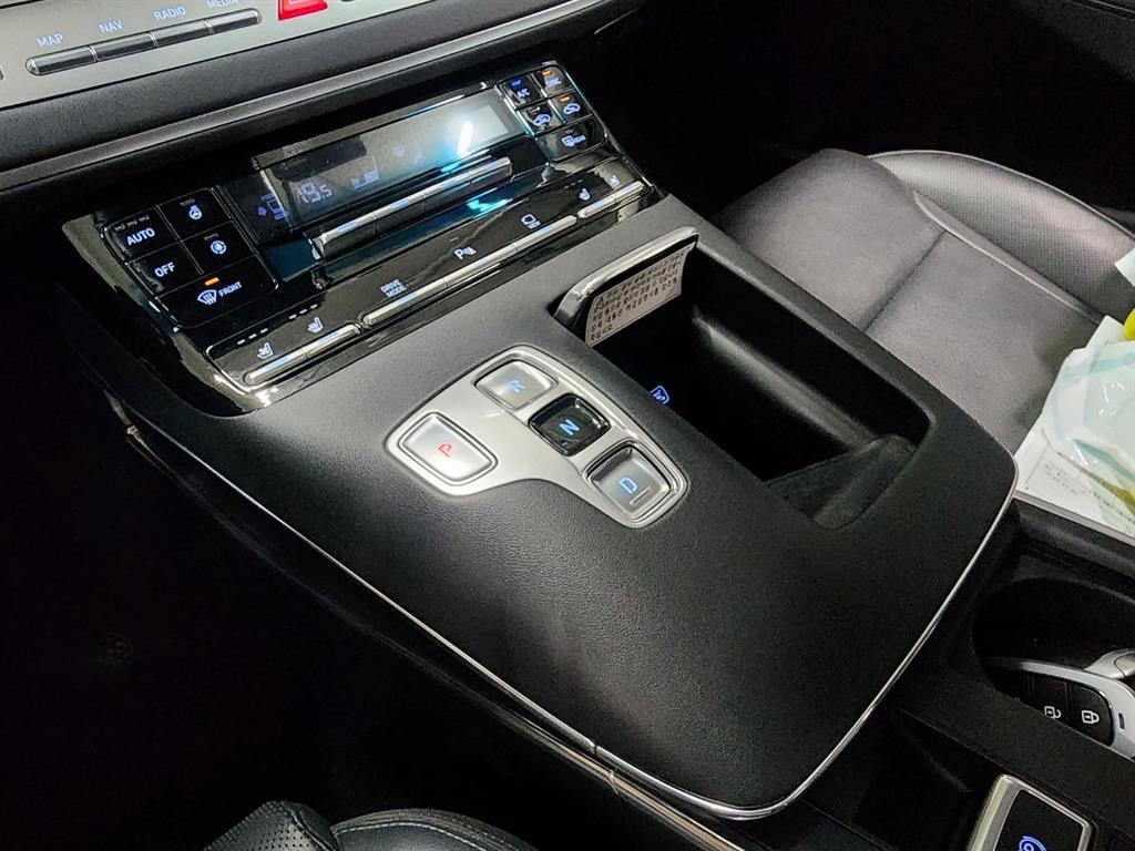 HYUNDAI Grandeur - Vista 10