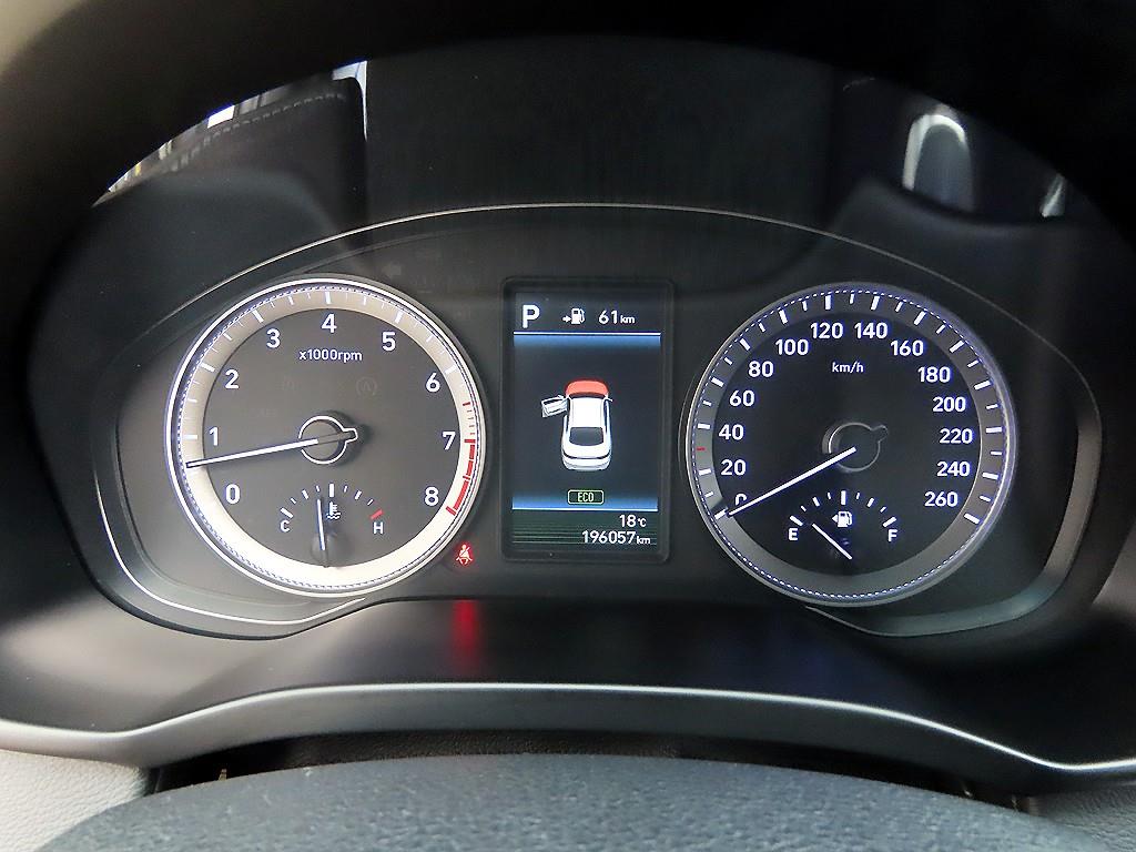 HYUNDAI Grandeur - Vista 9