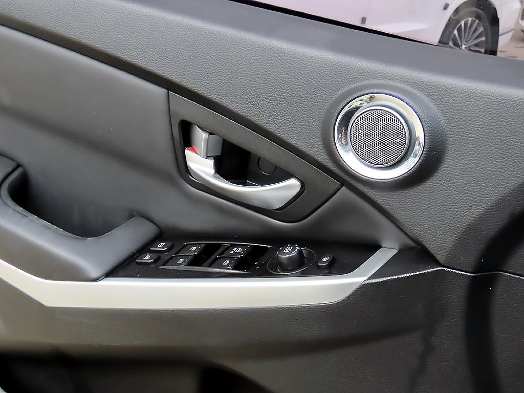 Ssangyong Korando - Vista 11