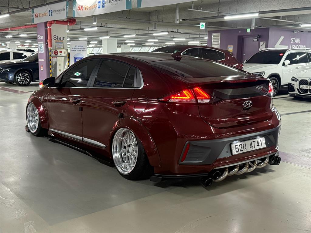 HYUNDAI Ioniq - Vista 4