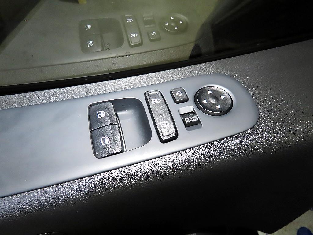 HYUNDAI Staria - Vista 11