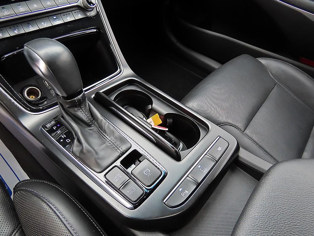 HYUNDAI Grandeur - Vista 10