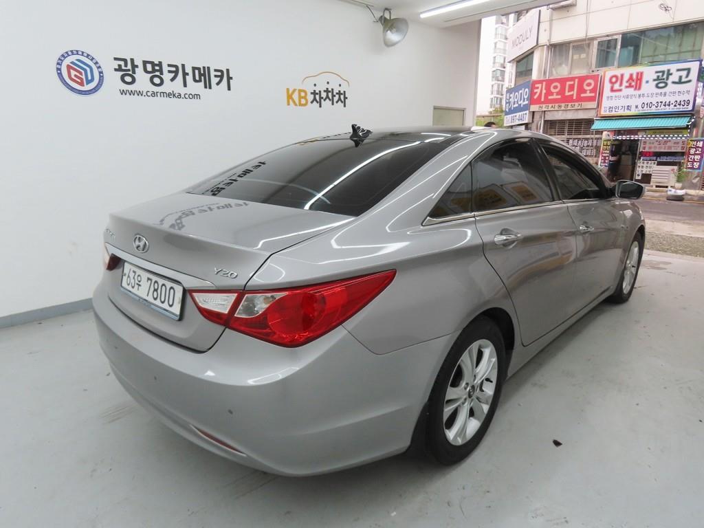HYUNDAI Sonata - Vista 3