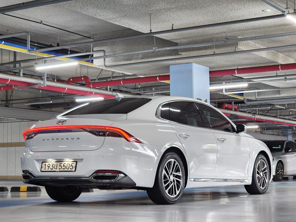 HYUNDAI Grandeur - Vista 4