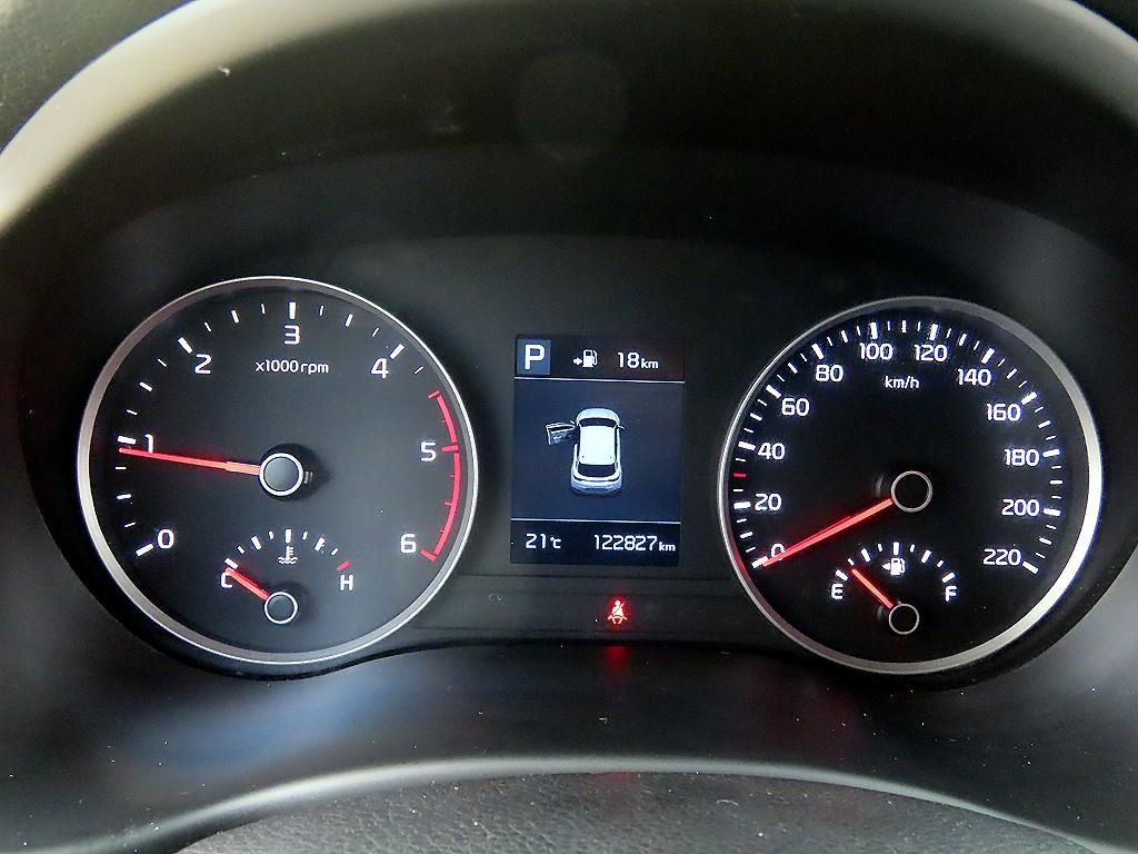 KIA Stonic - Vista 8