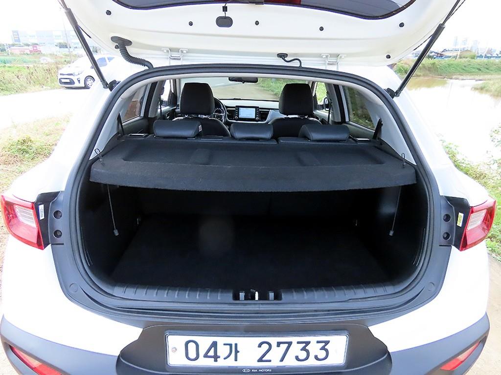 KIA Stonic 2018 Blanco - Importación desde Corea - HF Imports Iquique - Foto 16