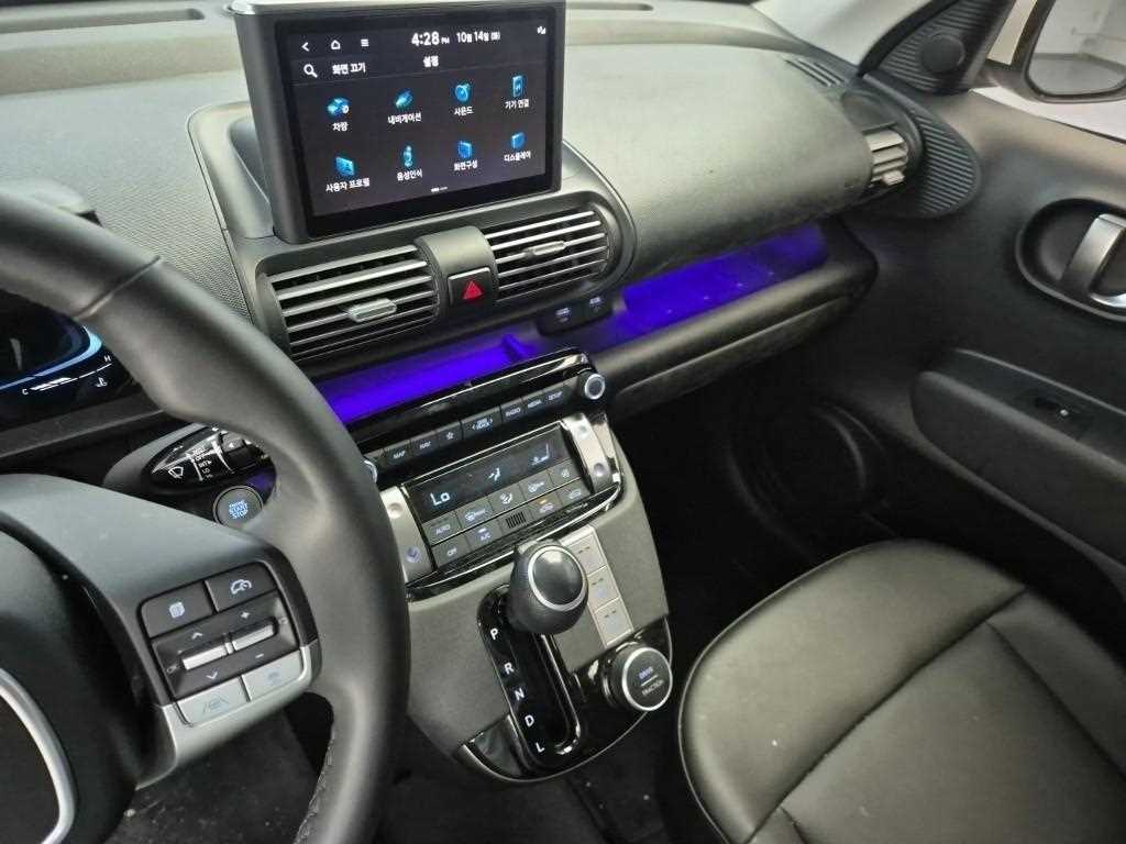 HYUNDAI Casper - Vista 10