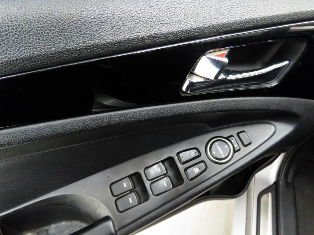 HYUNDAI Sonata - Vista 9