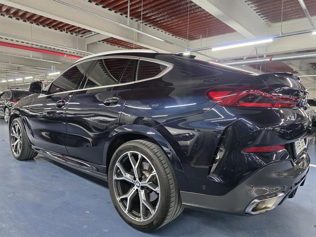BMW X6 - Vista 6