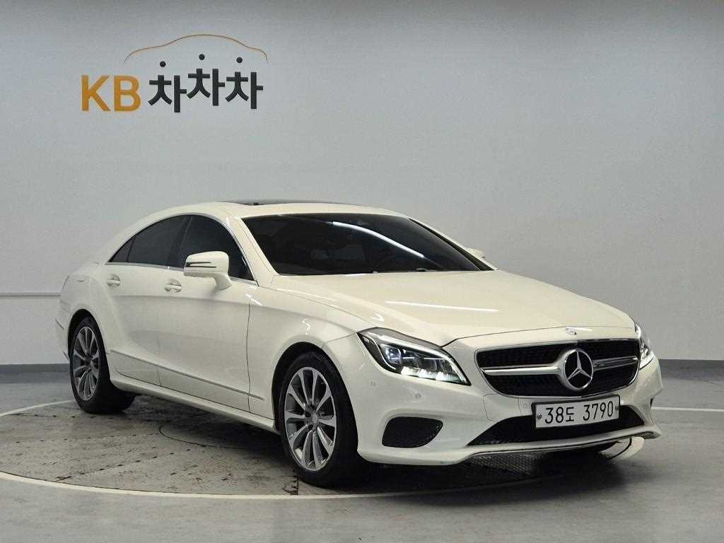 Mercedes Benz CLS Class - Vista 4