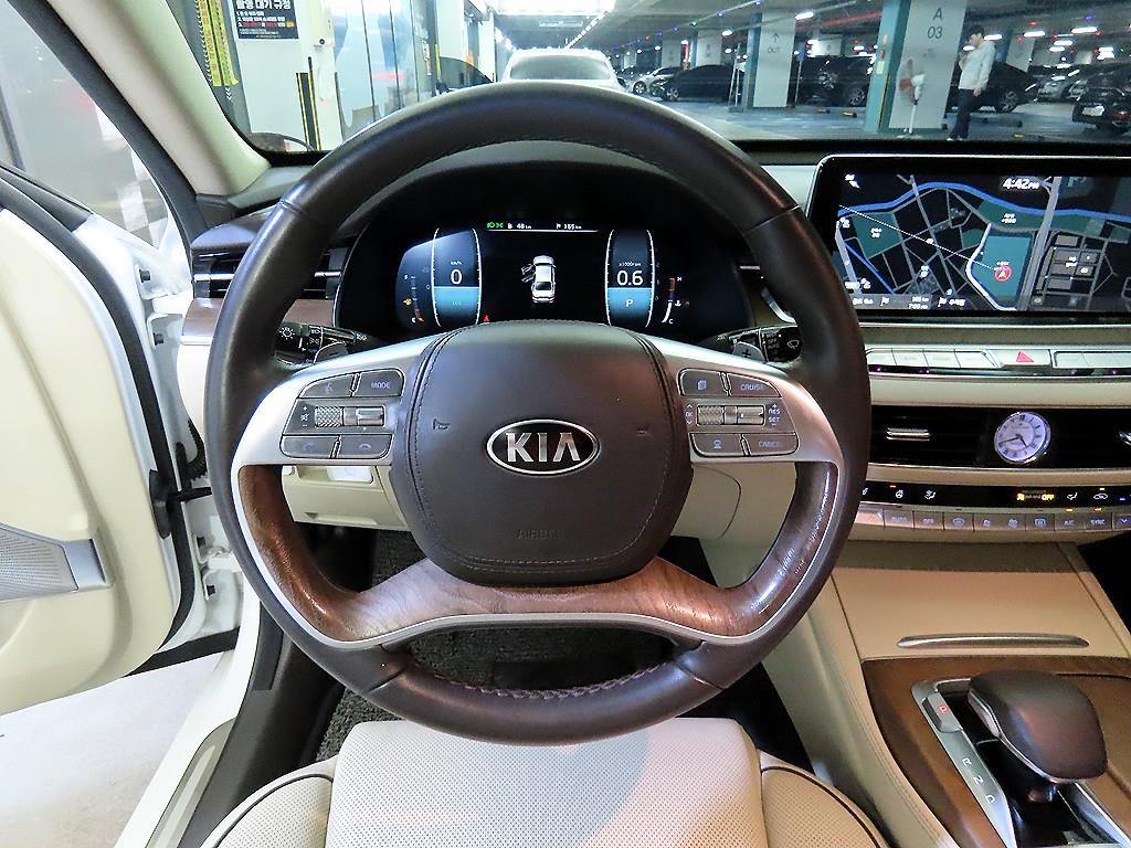 KIA K9 - Vista 8