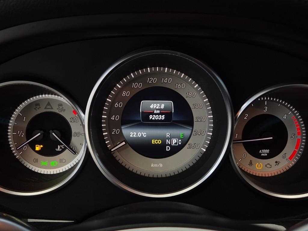 Mercedes Benz CLS Class - Vista 6