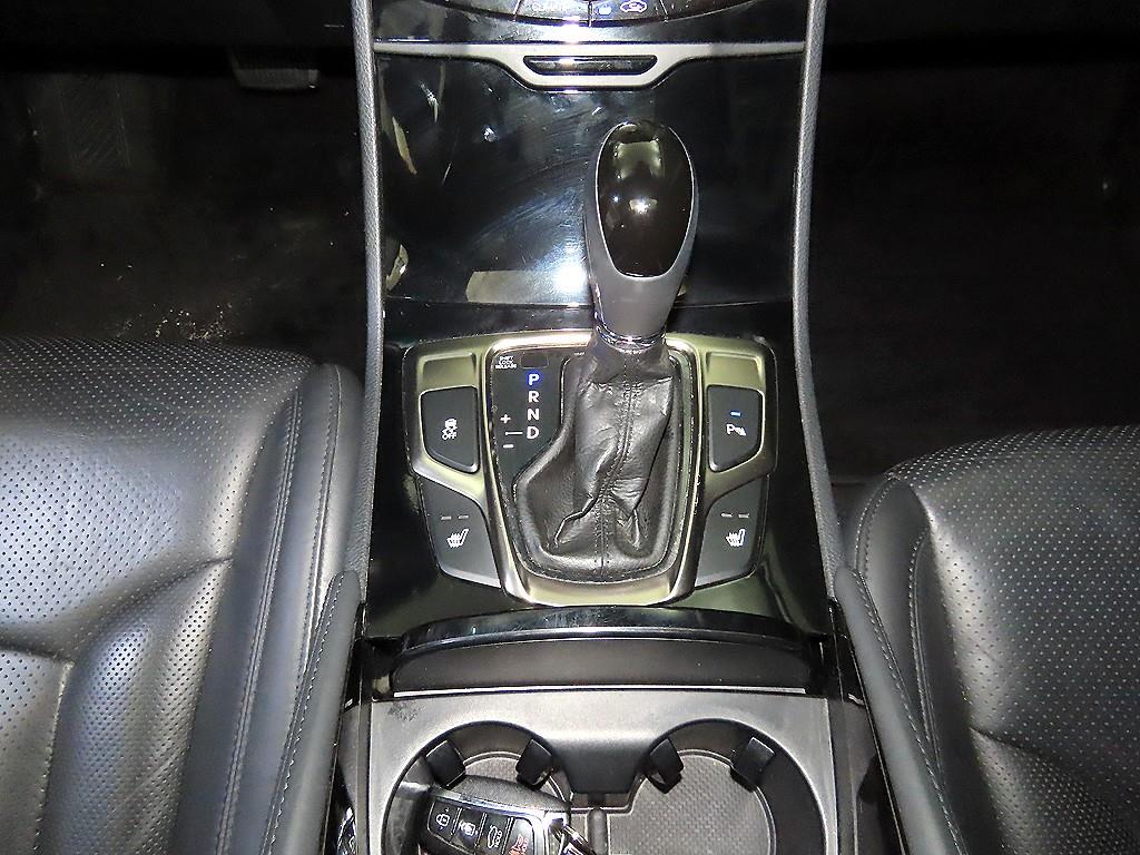 HYUNDAI Grandeur - Vista 12