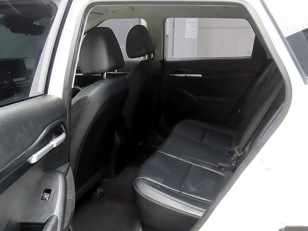 KIA Seltos - Vista 6