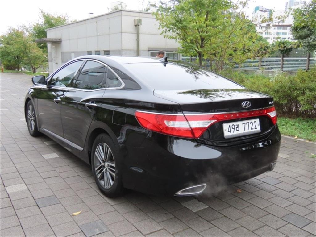 HYUNDAI Grandeur - Vista 7